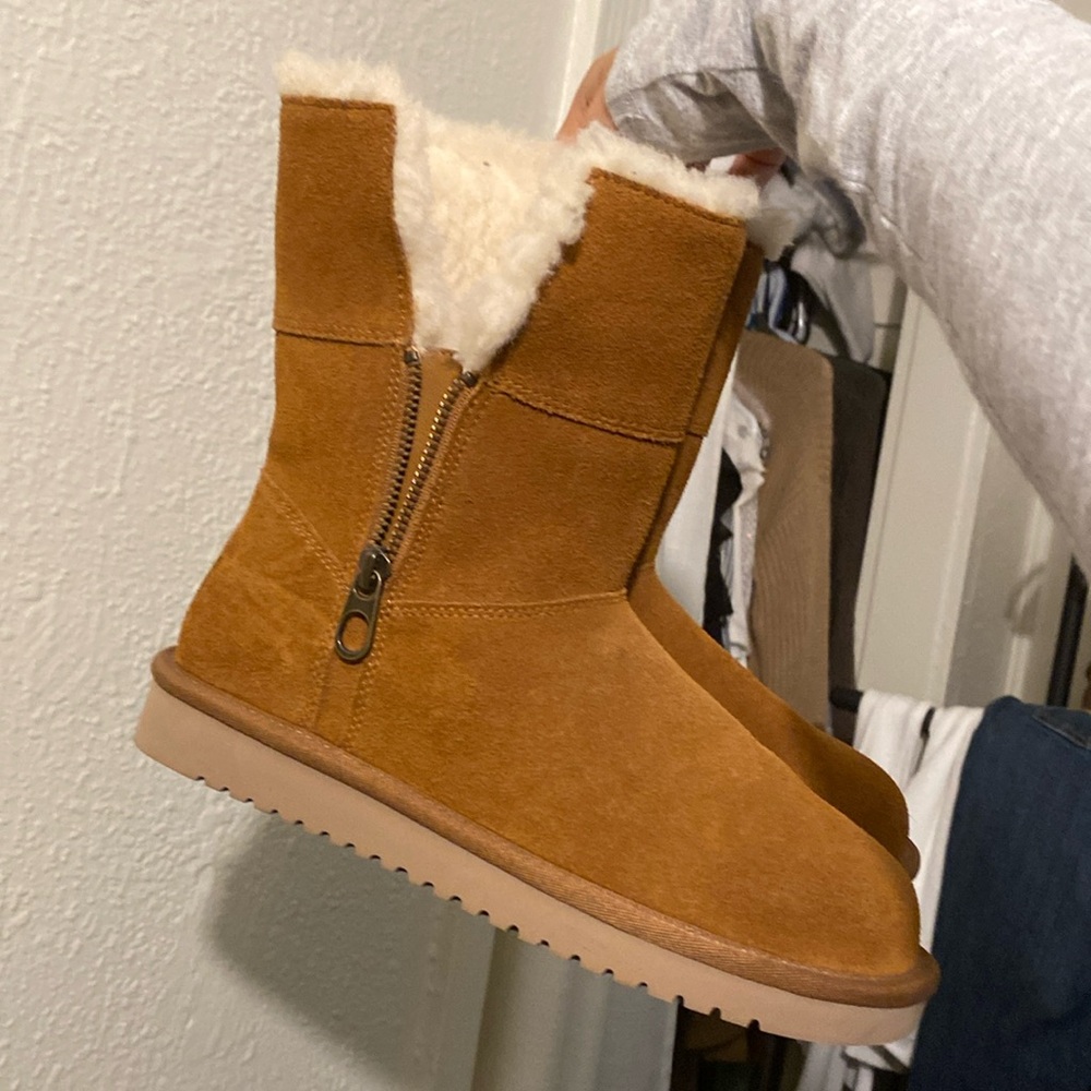 Fuzzy zip up boots (brand new)- pictures are bad quality